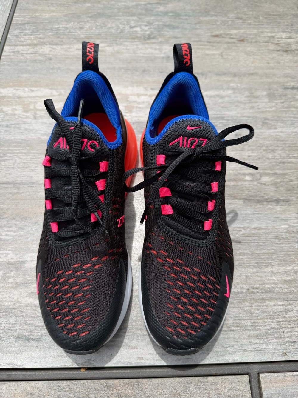 Nike woman’s Air Max 270 Sneakers black bright crimson 8